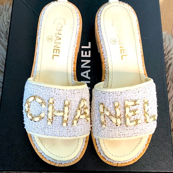 CHANEL 21C White Tweed Chain Logo Mules Sandals Slides EU 37 B US 7 - Picture 4 of 14